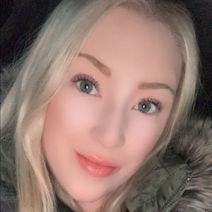 Meet your Posher, Dori